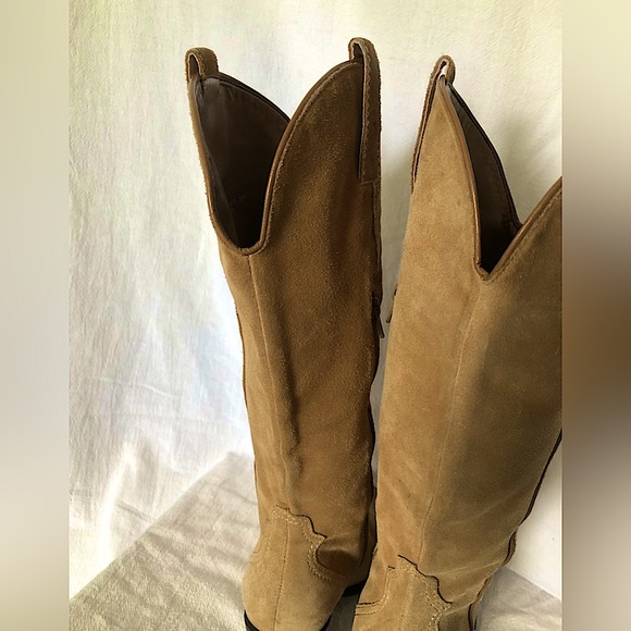 Fran Sarto Suede Heeled Boots - Picture 4 of 8